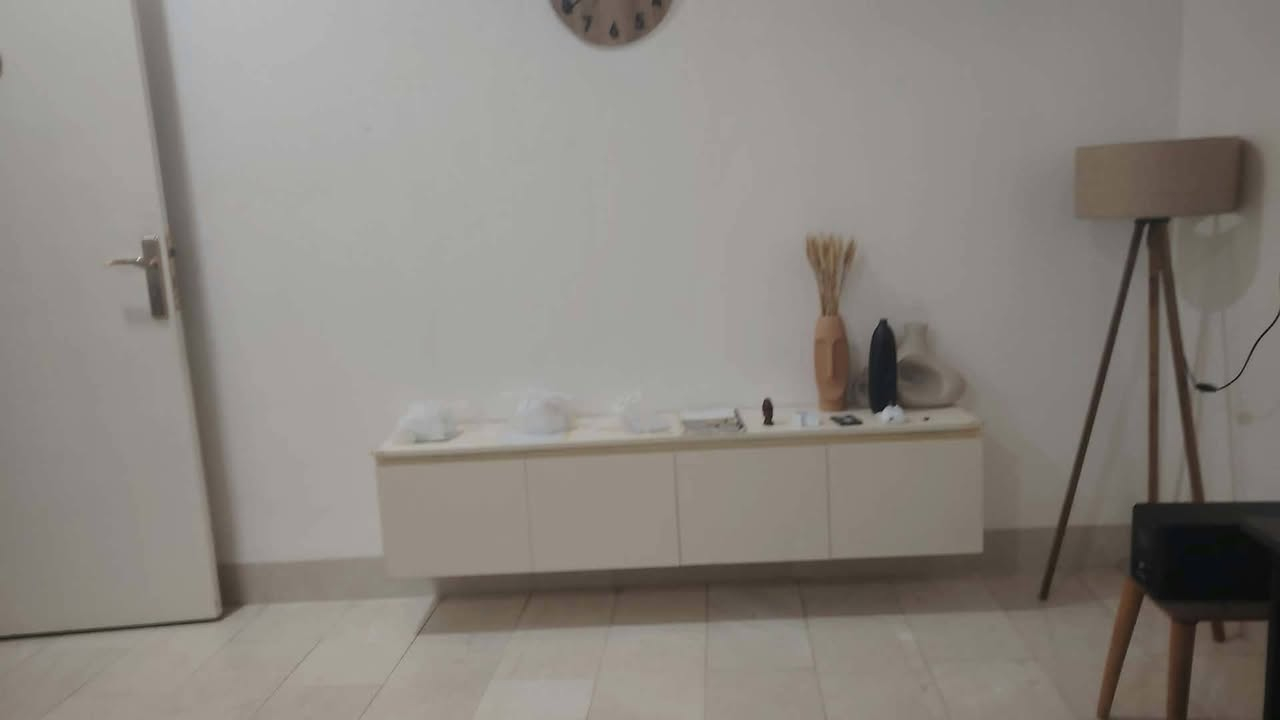 غرفه شبابيه • تخت نجاره • ميز شاشة