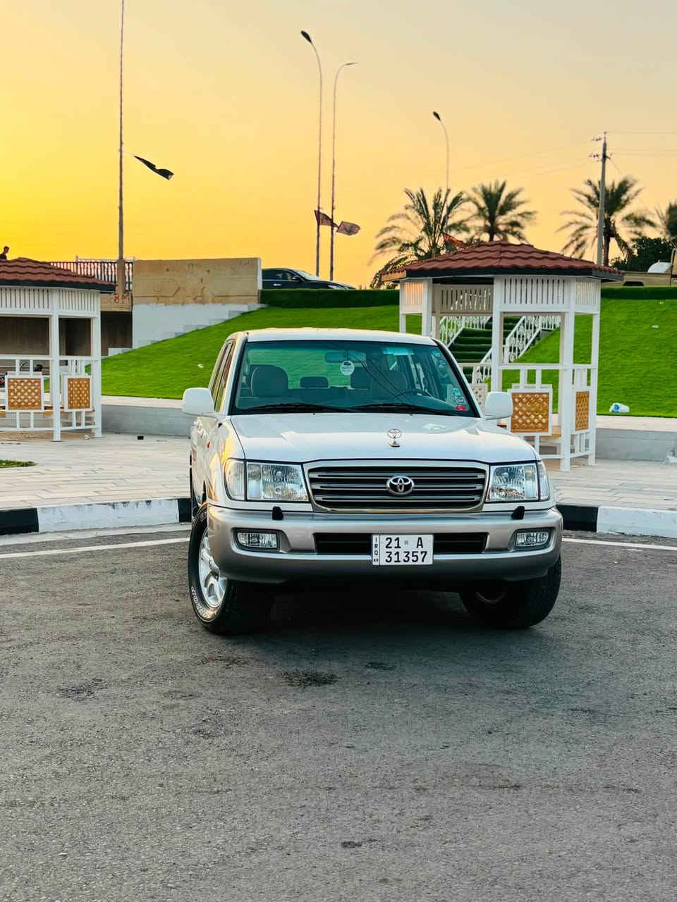 لاندكروزر 2005
رقم أصل
فول مواصفات
السيارة بشرط الشركة (بلاد).
حتى الدعاميات بدون صبغ.
من الصفر باقية يمّي.
المواصفات:
 فول مواصفات
 قير أوتوماتيك ودخل أصفر (جلد/بيج)
 ثلاجة و
 فورمايكا وقفل أكسل (دبل كير / قفل دفرنش)
 3 أونشات كوشن وتبريد مركزي (ثلاث أسطر مقاعد)
الشروط:
 القير والمحرك والأكسل بشرط ما مفتوحين نهائياً.
 ماشية (105,000) كم حقيقي.
 سنوية جديدة باسمي.
 بشرط من الدعامية للدعامية وبدون أي نكشة أو صوت.
رقم صاحب السيارة: *********** 📲
