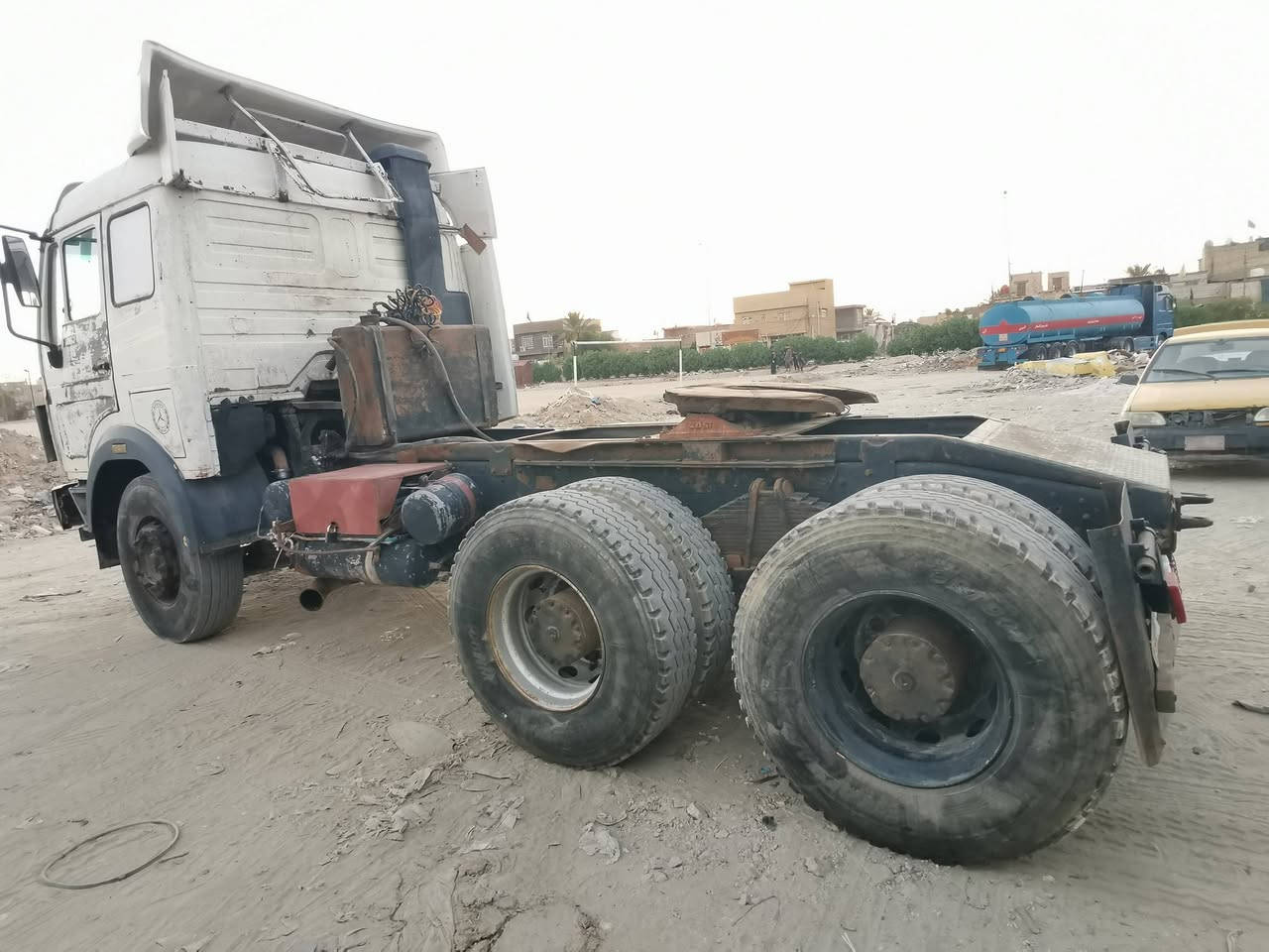 سلام عليكم
للبيع السيارة راس تريلة المانيه موديل ٩١
تفاصيل السيارة
نص جي أف مكينه ٢٨ كير ١٣٠
راس بلادي كفالة شاصي وكير ومكينه ومجموعة السيارة بأسمي العنوان كربلاء.. للاستفسار *********** اتصل وتدلل هاي الصور كدامك
