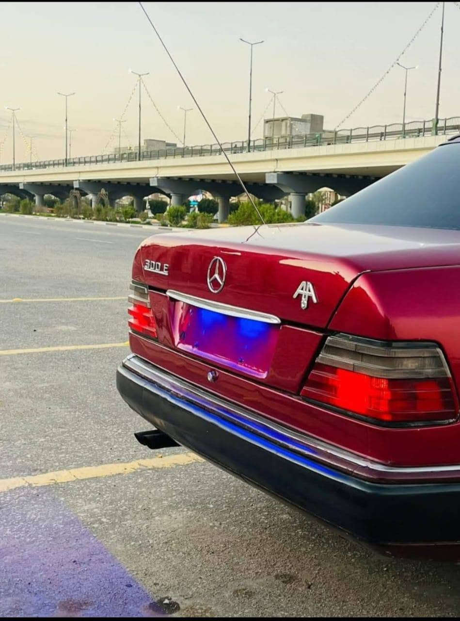 سلام عليكم مارسدس دب محرك بلادي 6 سلندر سياره جاهزه العنوان بغداد الرقم *********** السعر 70 وبيها مجال
