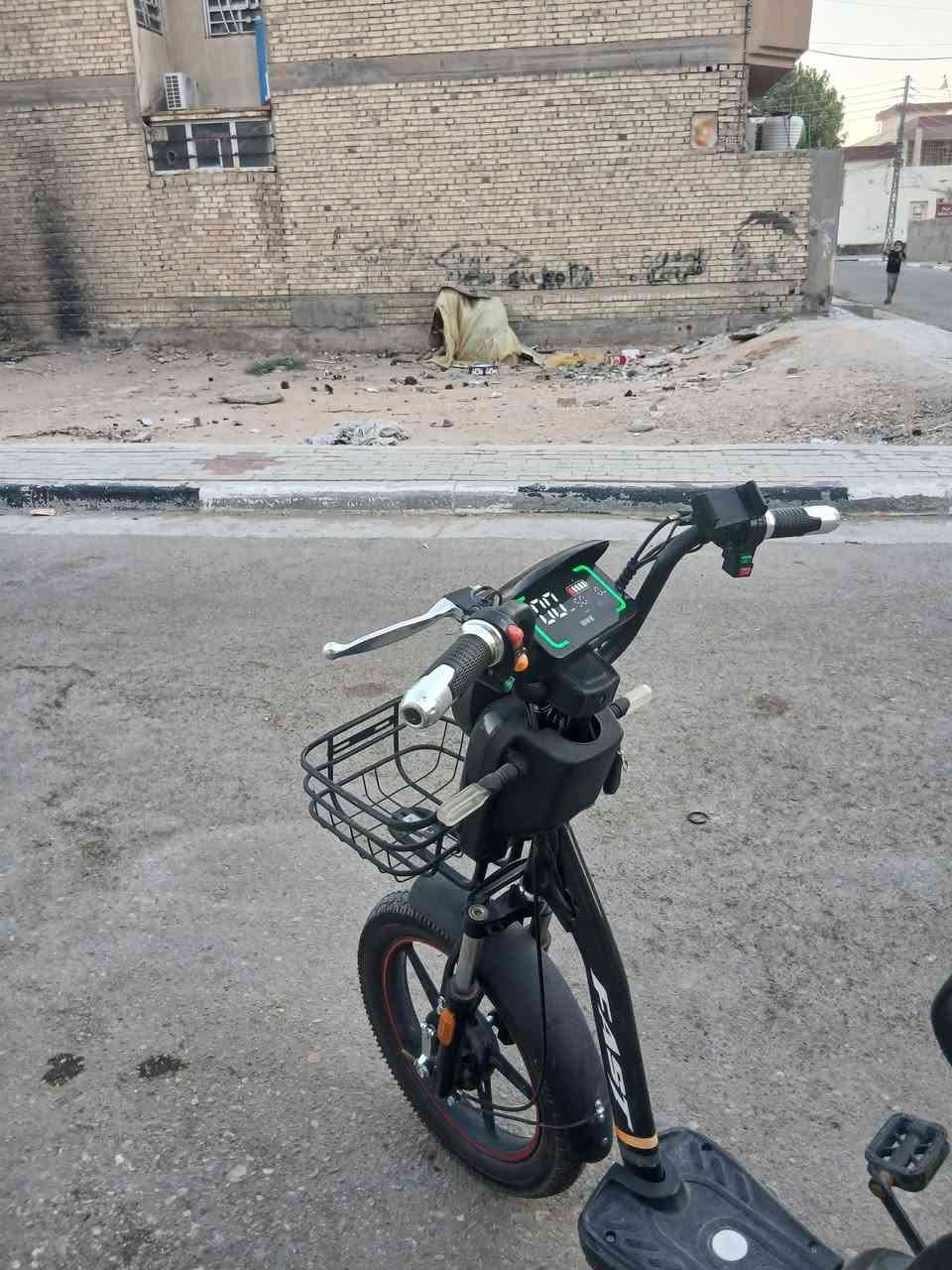 يالله شبابنا الطيبه بايسكل شحن جديد صاله شهر من ماخذه جديد للبيع ومتوازي على بيعته الله شاهد ماخذه ٧٠٠ واريده ٥٠٠ وبي مجال للشراي اتصل واني بالخدمه خاص ممتواجد ***********2مكاني كربلاء
