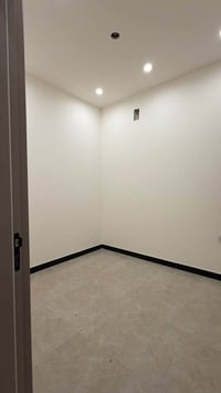 دورين • ٣ طوابق • درجة أولى