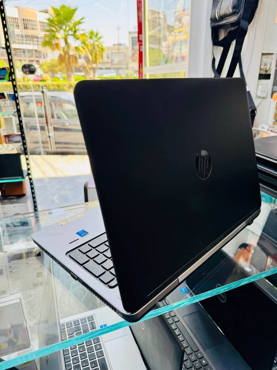 Core I 7 جيل الرابع 
رام ٨ كيكا 
هارد تخزين حجم 256 ssd 
شاشه كبيرة ١٥.٦ فول اج دي 
بطارية جديدة تدوم ساعتين واكثر 
نظافة اللابتوب ١٠٠٪؜ 
مع الشاحنه الاصلية 

موصل الزهور دورة سيدتي الجميلة 
*********** موصل, نينوى
