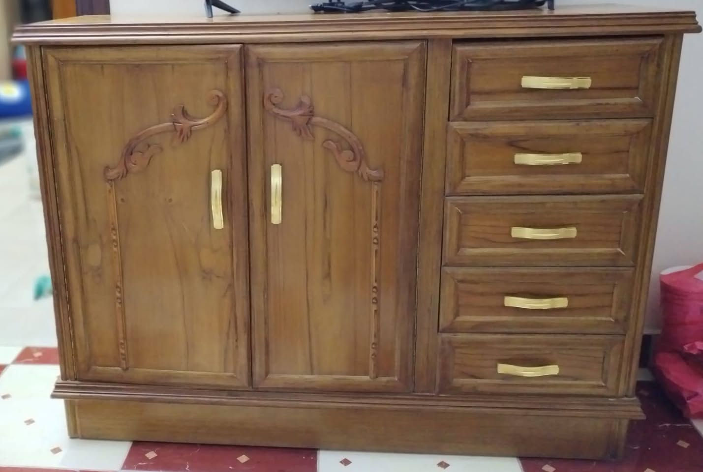 غرفه نوم نظيفه كلش استعمال اربع اشهر للبيع السعر 1600 وبيها مجال المكان شهداء السيديه  ***********
