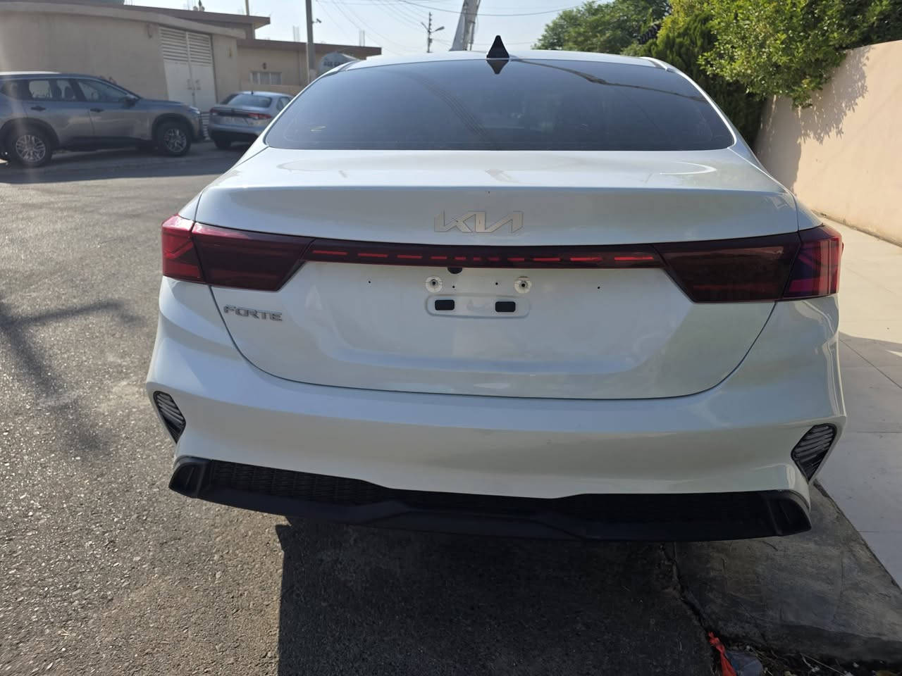 كيا فورتي 2024 وارد كندي
محرك دووش المرغوب بدون صبغ بدون تبديل 
فقط الدعامية الخلفية وتحت الرقم الصندوق تكحيل مبين بالصور رادار جانبي وخلفي وامامي نقطةالعمياء كشنات هيتر فول تحكم ستيرن .تترقم شمالي فقط مكان السيارة  اربيل 
        *********** 
مكينة دووش مرغوب بي صبغ بي بارجة كورين تةنها دعامي بشتةوة وكةميك جيكاي رةقةم بشتةوة بة كارت  قةلةم كاري كراية .لة وينةكة ديارة كشن هيتر رادار تةنيشت وبيش وبشت 
فول تحكم سوكان كاتي نةشكاية 90 روزي لةكةلة

