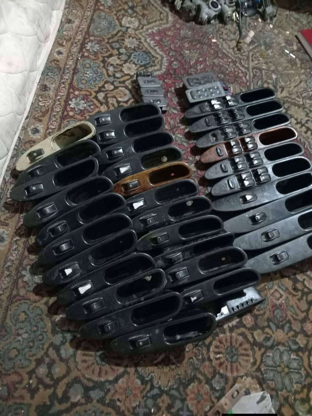 بسم الله والصلاه والسلام على رسول الله..
تتوفر جميع أنواع ادوات كيا سيفا وبأسعار تنافسية كل ماتحتاجه موجود يمنا ..وتوجد ورشه عمل لصيانه الكير العادي بانواعه وتجفيت المشط والمحرك وعمل الصدر والحداديه وبظمان.....

الوكيل ادوات الاحتياطيه..حسون الخفاجي ***********...

الفيتر العام ابو عبدالله المسعودي ...***********..
توجد خدمه توصيل كافه مناطق العراق....

نص مكتوب في الصور:
- لايت سيفيا