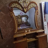 ميز تواليت للبيع ٣٠ وبي مجال مكاني مدينة الصدر ٠٧٧١٥٤٤٢٤٧٠ واتساب
