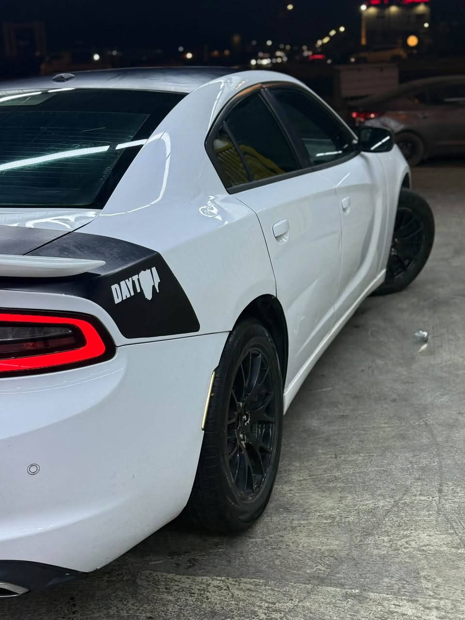 السلام عليكم
جارجر 2018.   sxt

السياره نضيفه وجاهزه من كلشي 

مواصفات ال sxtالمعروفه 

الحادث 
باب السايق والجاملغ السايق مبدلات 
والجاملغات البقيه رش صبغ 

رقم بغداد بأسمي السنويه لل2030

مكانه البصره 

الرقم ***********

السعر 165
