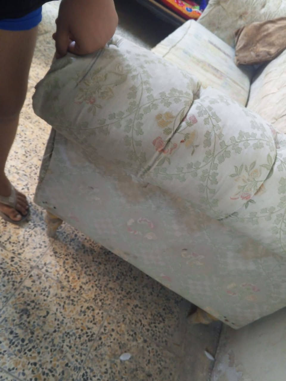 مكلف بل نشر غراض بيت لبيع تخم قنفات نضيف ودوشك من هذه ضغط لعالي هم نضيف وزاريه ميز مرايه باقي تفاصيل
عل واتساب فقط *********** صاحب الغراض
