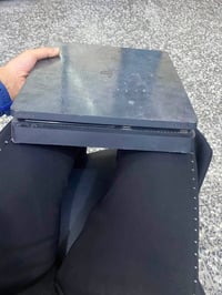 بلي فور مستخدم شي قليل عدد ٢  مهكر نظام 6 والثاني نظام 4 07714527872