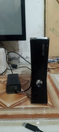 اكس بوكس 360 • كامل ملحقاته • نضيف