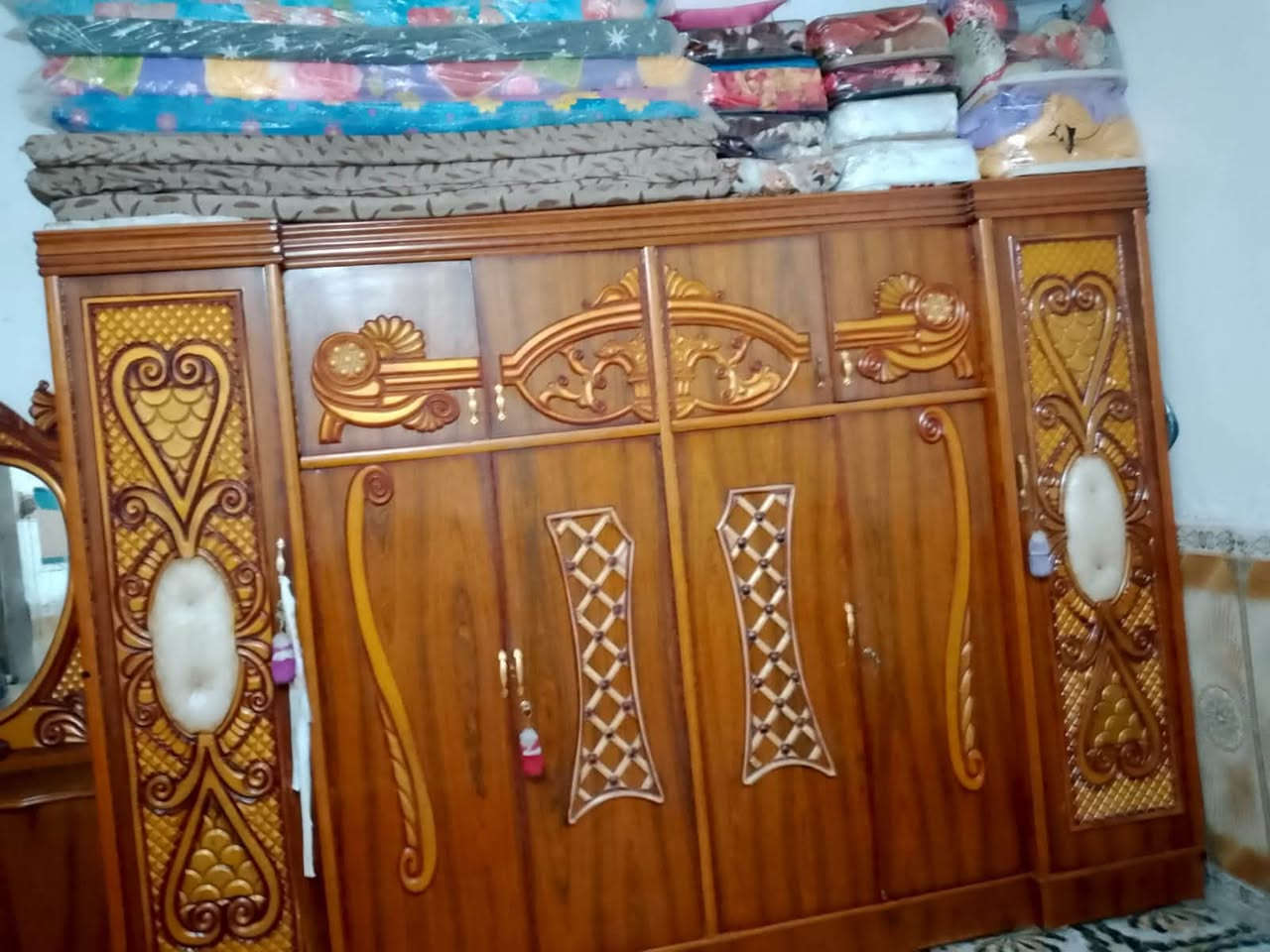 غرفه اخشاب • مع الدوشك • للبيع