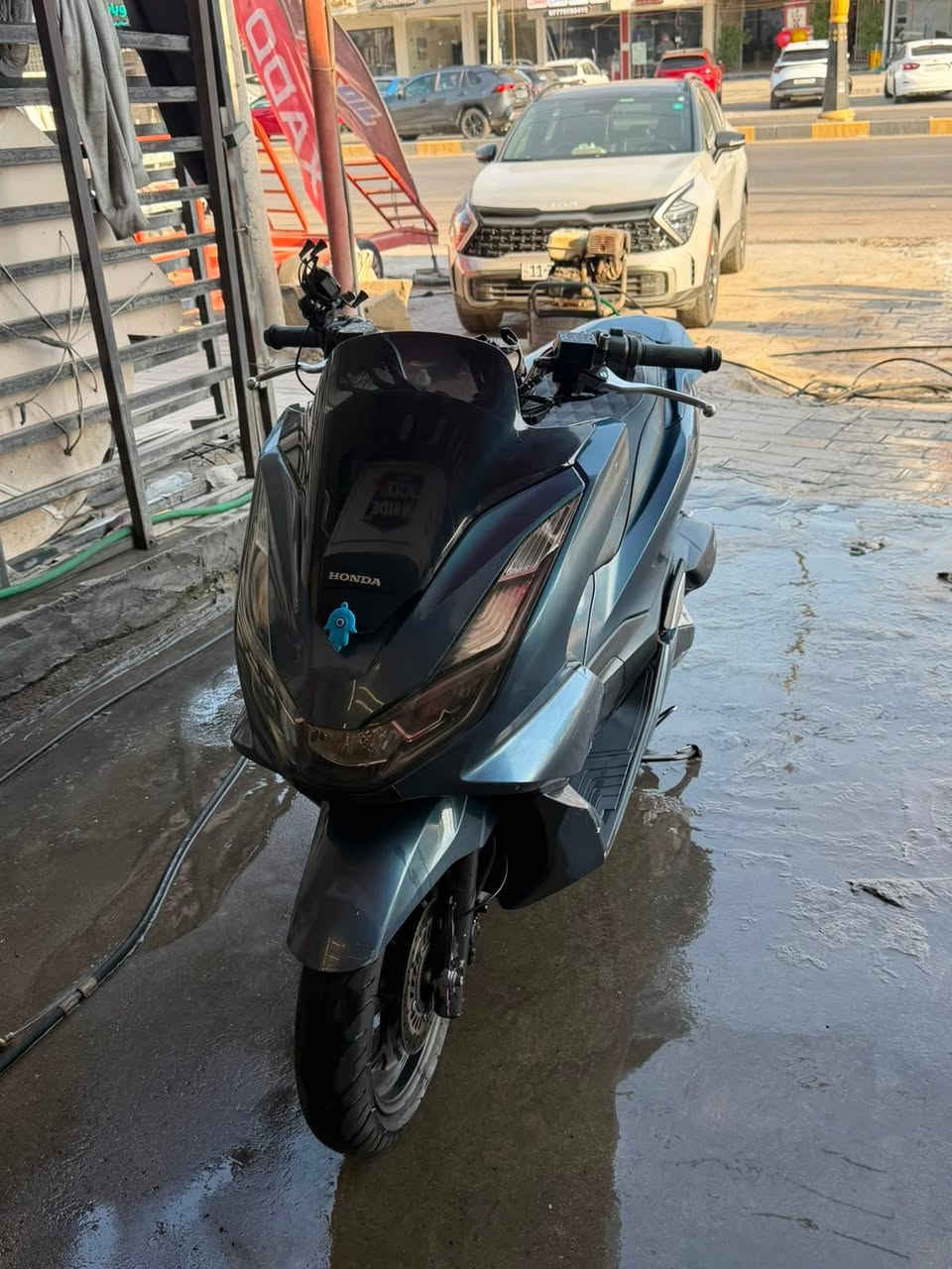 سلام عليكم دراجه pcx جيل الرابع مكفوله كفاله عامه اي نقص مابيها كهربائيات شغاله وحساسات وجيب اي فيتر عندك يفحصها واوراقه كامله السعر خاص ومكاني البياع 
***********
