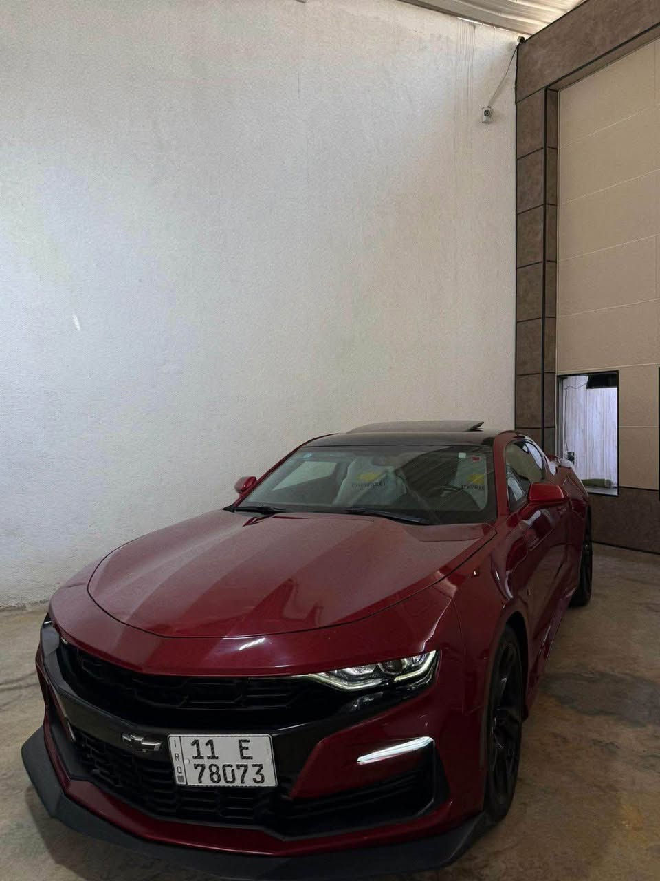 🚘 شفروليه كمارو RS 2019 V6 – Black Edition
• محرك V6
• كير أوتماتيك + Tiptronic
• ماشية فقط 30 ألف ميل
• نظام اقتصادي V4 بالسرعات الطبيعية، وV6 بالـ Sport
• لون ماروني – Black Edition
• تزويد Jüter + شوتة K&N بلادي
• فول 1/1
• بصمة تشغيل + تشغيل عن بُعد
• فتحة سقف
• ستيرن رياضي حرف D
• شفتات بالستيرن + تحكم كامل
• أوضاع قيادة متعددة
• كراسي أمامية كهرباء 2، تدفئة وتبريد
• LED أمامي + Projector LED خلفي
• شاشة كبيرة + هاند بريك بصمة
• كاميرا خلفية دوارة
• ويل كب بلادي أسود

🔹 السيارة جديدة جداً وبالحقيقة أحلى من الصور.
🔹 صور الحادث والسونار موجودة.
🔹 البنيد والجاملغ مبدلات بلادي ومصبوغات فقط.
🔹 رقم بغداد الجديد
🔹 السنوية والهزة جديدة
للاستفسار 
*********** 
عارضه 153$وبيه مجال حيل بسيط
