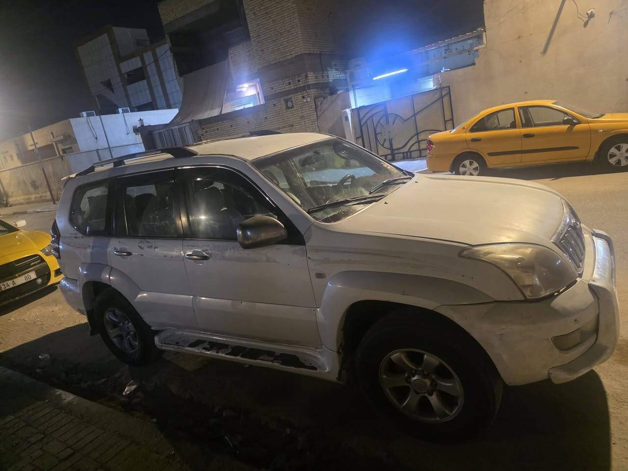 السلام وعليكم ابرادو ٢٠٠٧ رقم بصره مكينه ٦ سلندر كير ومكينه كفاله وتبريد ويا سويج رقم بصره انكليزي كامله سياره تخم تاير تحويل ثاني يوم شرط المكان بصره جمعيات  السعر ٩٥ وبيهه مجال رقم الهاتف ***********
