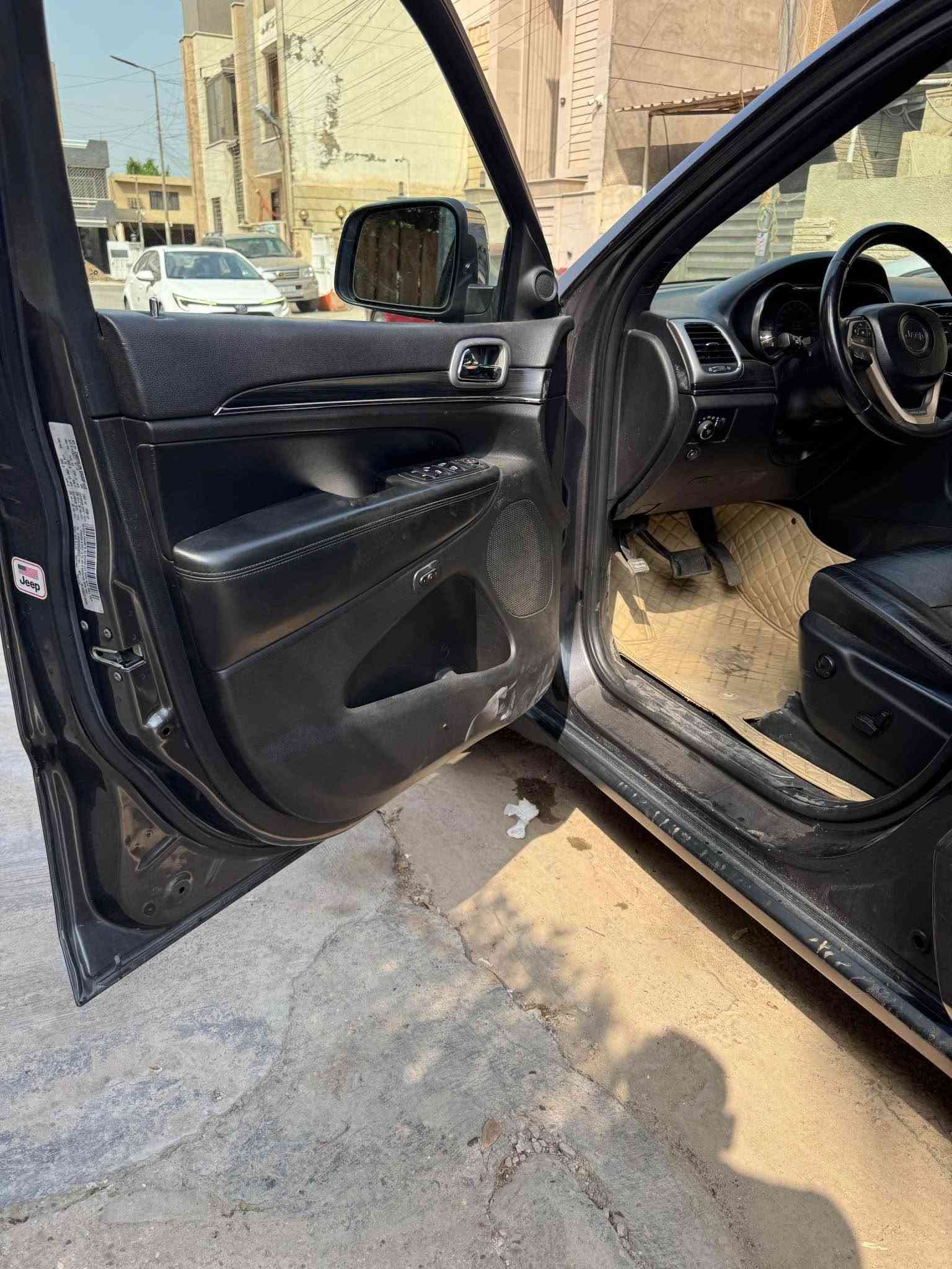 جراند شيروكي ليمتد • ٢٠١٩ • ٧٣٠٠٠ مايل
