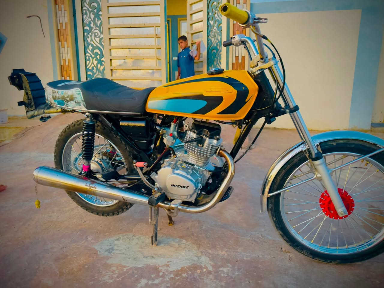 انتنس ما صار شي من مطبكه شرط ما مفتوحه شلعه معدل نار مستعجل عبيعتو السعر 570 بيه مجال ***********
بيه واتسب
