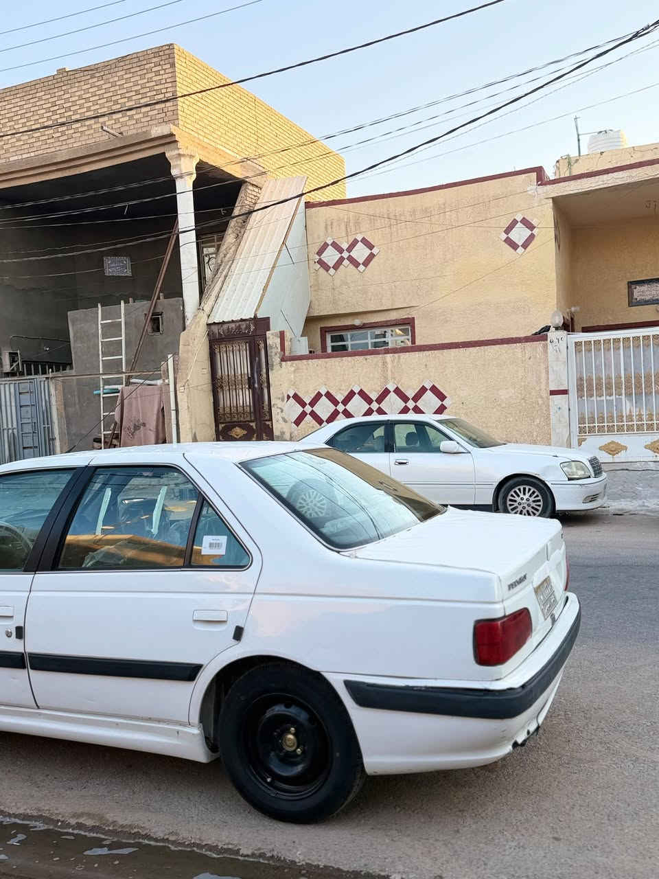 السلام عليكم 
بيجو بارص للبيع 2012 سيارة بدون ضربه گير محرك حدادية كارتون تخم تاير جديد السعر 37 مكاني نجف 
الرقم:‏‪***********‬‏
