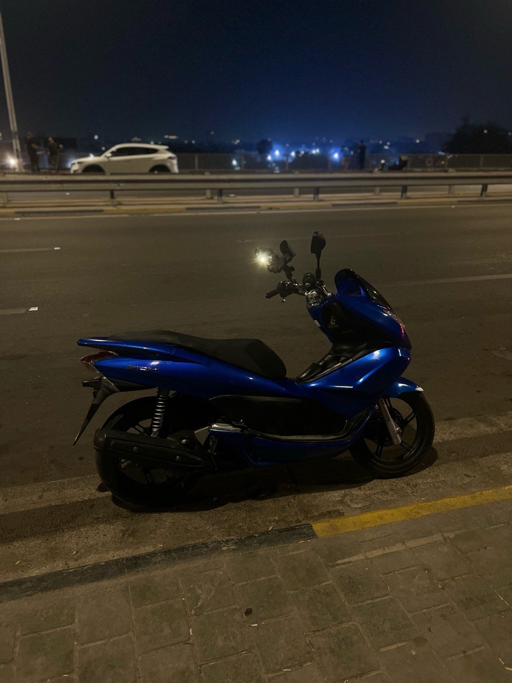 السلام عليكم للبيع دراجة pcx جيل اول محرك 125
جديد مامفتوح الدراجة مرتبة
ونضيفة مسويلها ادامة كاملة من ناحية الكلج والدهن وماي راديتر وبلك جديد وتخم تاير جديد امامي والخلفي وبعد هواي شغلات بس الكفرات بيها شخوط توديها على اي واحد صباغ يرجعلك الكفر جديد ماشية 24 +مكاتبة منفيس موجودات للتواصل ماسنجر او عبر هذا الرقم واتساب فقط السعر مليون 550
*********** مكاني اعظمية