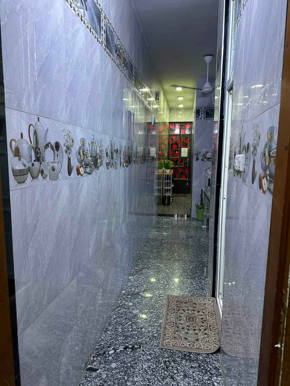 السلام عليكم 
بيت 100 متر زراعي سند 25 للبيع 
كامل طابقين وجاهز بناء حديث خدمات متوفرة مي مجاري كهرباء 

متكون من 3 غرف نوم 
حمامات 3 

موقع البيت : سكينة الزراعي مقاطعة 9/2 قرب اسواق خوخة يم مولدة وسام الساعدي القديمة عالشارع العريض البيت بالفرع يكون 

البيت سعرة 123 ومجاله بسيط 

وهذا رقم صاحب البيت للأستفسار ***********
