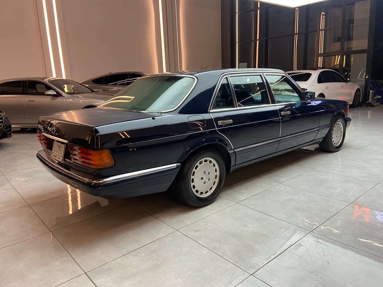 Mercedes-Benz 1991 SEL 560

سلام عليكم مارسيدس رئاسي 560 sel باب طويل

السياره بلاديه بس بيه شبر مبل قماره صبغ اثر طلقه وبل صندوك كذالك 

داخل نيلي مشيف 

مكينه 560 بلاديه 

برده كهرباء 

كشنات اربعه كهرباء

فول مواصفات 

سياره ما ملعوب بيه كله ع بلاد 

سياره ماشيه 82الف 

سعره 230 ورقه 

مكانه اربيل 

للتواصل 

***********

***********
