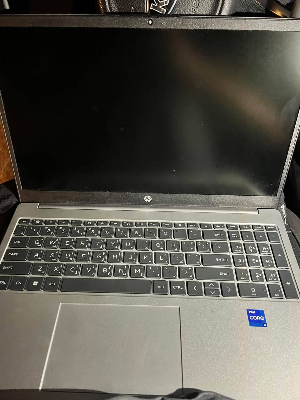 سلام عليكم حاسبه hp للبيع المواصفات تلكونها جوه بل صور نضيفه وجديده مع كامل ملحقاتها السعر 750 للبيع او المراوس بحاسبه اقوه منها الرقم ***********
