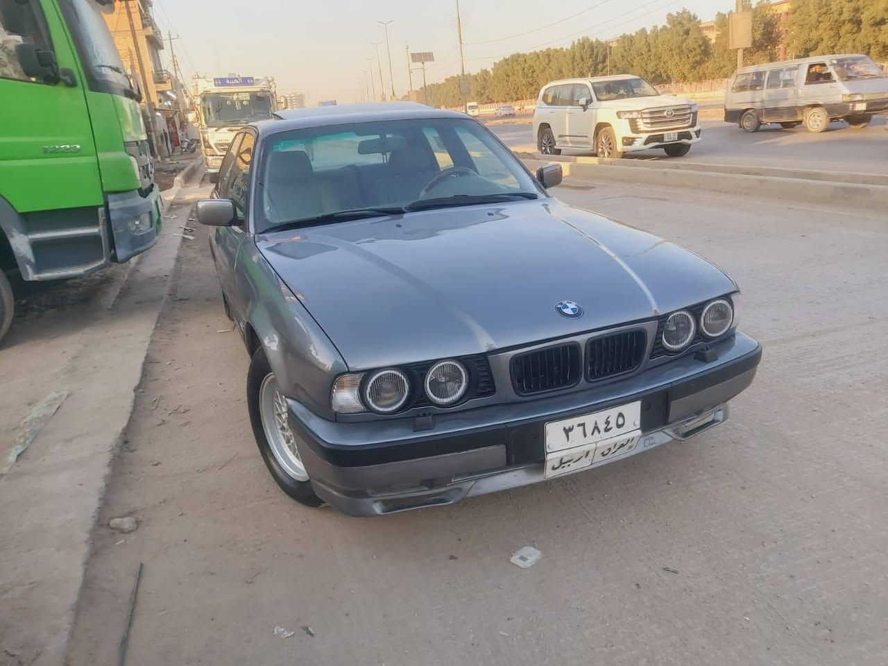 سلام عليكم ورحمة الله وبركاته
٥٢٥ مسكر عدله سياره خير من الله جاهزه من كل نواحي 
تبريد كير مكينه كهربايات فول مابيها اي جطل 
كشنات كهرباء 
لوحات سنويه هزه كله جديد لل 2031
تريد وكاله تريد تحويل حاضر اني 
سعر60 وبيها مجال للطيبين 
مكاني واسط قضاء العزيزيه 
هاتف واتساب موجود ***********
