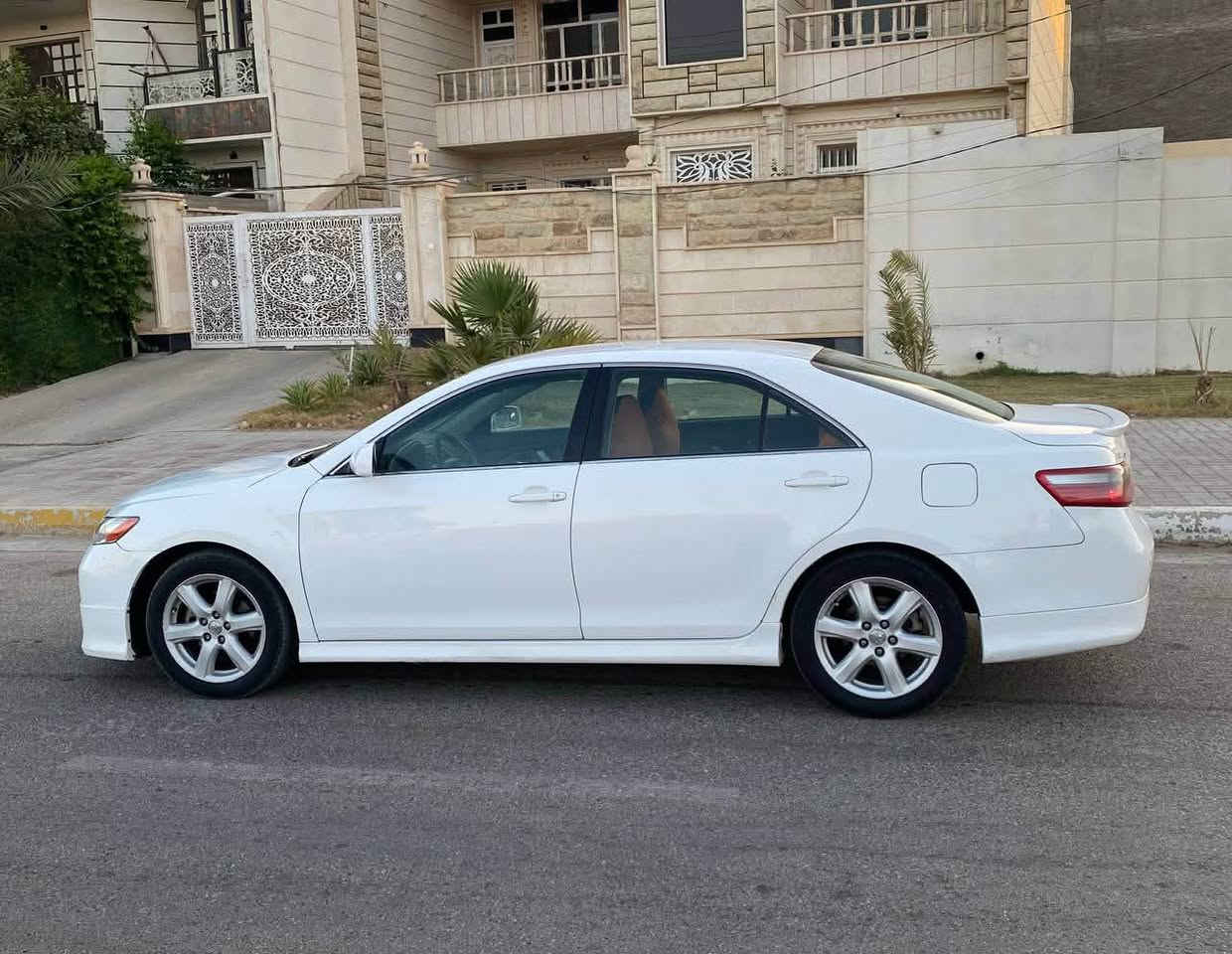 كامري للبيع فقط بدون مراوس بدون اقساط موديل 2008 وارد امريكي رقم بغداد احولك مباشر  فئة SEالسيارة جدآ نظيفه
1) محرك 2400جديد لاتنقيص ولاتبخير 
2) تبديل كير جديد مال كصه انطيك كفالة
3) تبديل منظومة تبريد كامل حتى لفريز الي يكون تحت الدشبول تبدل حاليآ ثلج
4)تبديل تخم تاير جديد 
5) تبديل مشط ستيرن مع أذان محرك
6) تبديل صالنصه كامله جديده 
7) تبديل أدرام شفت امامي جديد 
😎 صدر خلفي امامي بحالة ممتازة 
الغرفة الداخلية للسيارة بحالة ممتازة
تحكمات ستيرن حساسات خلفيه 
كشن سائق كهرباء 
السيارة مال جناي متعوب عليها 
ملاحظه حادث امريكا بداية جاملغ امامي وبداية البنيد ومصبوغات بدون داخل 
والجاملغ الثاني بي ربع صبغ بدون حادث
بختصار السيارة بيه صبغ قطعتين وربع
السعر ب 98 وبيه مجال جدآ جدآ بسيط
العنوان مدينة الفلوجة
للاستفسار اتصل 
***********
***********
