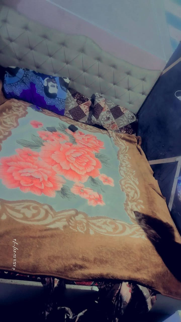 غرفه تركيه باب كنتور مفطور بيها اضرار سعر 75 الف
كنتور +ميز تواليت +جربايه+مجر 
***********

نص مكتوب في الصور:
- ٠٢٠/٠٢٥٥٣٠٠٢
- ٠١٢٠٨٣٠٧٥٥٣
- ٢/٠٠/٨٢***********٠٨٧٠٢٥٧