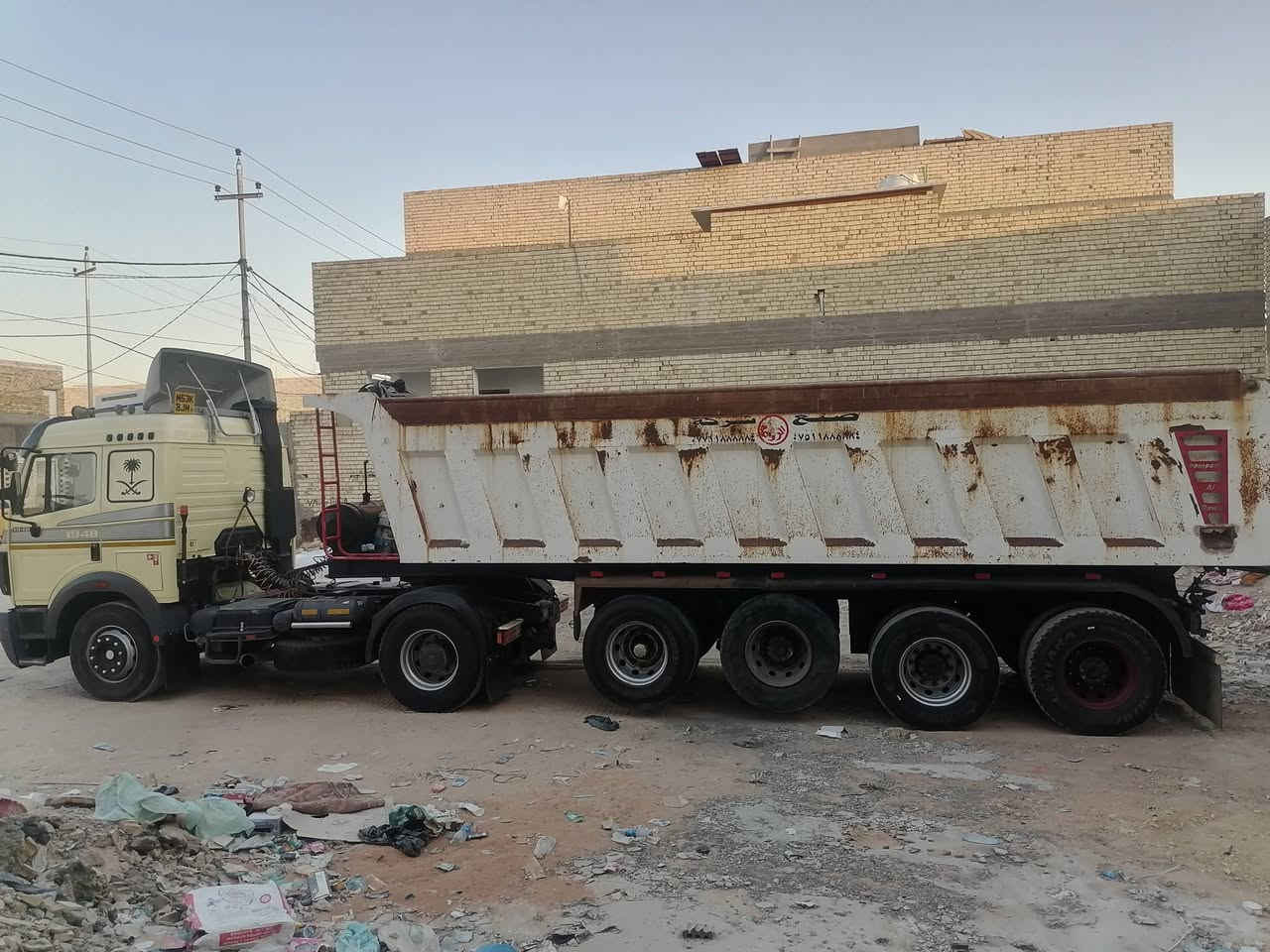 سلام عليكم البي البيع موديل 91محرك 44كير كهربائية 220 عربانه شركة الرؤعه موديل 2020السياره كفاله عامه راس وعربانه  السعر ولاستفسار ***********
