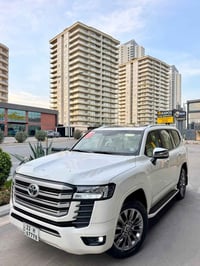 لاندكروزر GX.R • ٢٠٢٢ • ٦٠٠٠٠ كم