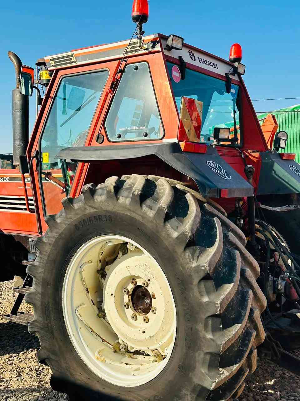 على بركة الله مكينه فيات ١٦٠ للبيع  فول مواصفات كير اتو ماتيك دبل تانكي كاز رقم واسط  الجديد  كفاله عامه من فتح وصبغ تخم تاير   تبريد ثلج جديده بمعنه الكلمه  اكسل مخفي  عنوان بابل الشوملي
***********
