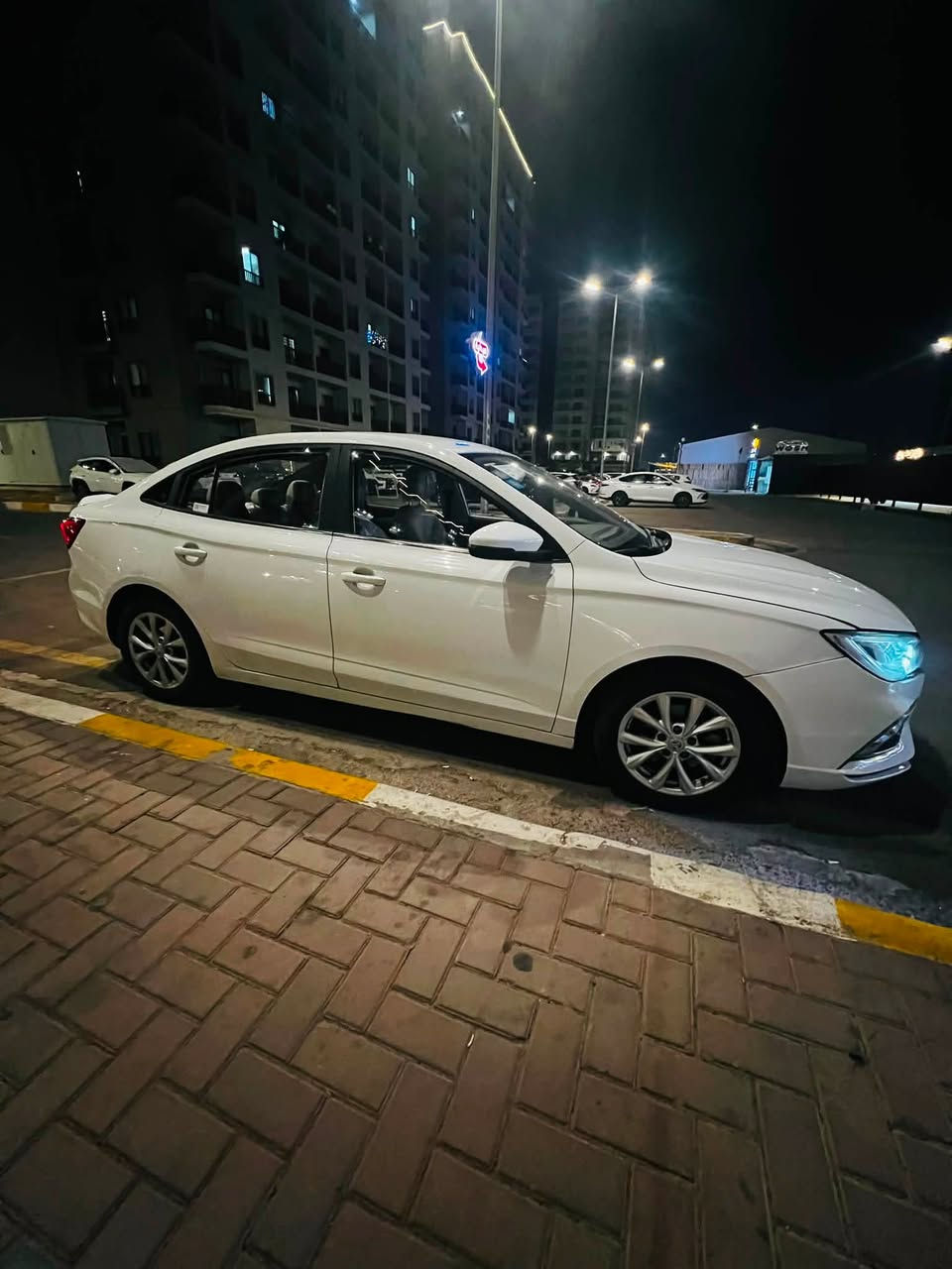 سلام عليكم سياره MG5 2022
المواصفات / 
🔵بصمه
🔵تحكم جهتين
🔵 تبريد شاشه
🔵 لايت كشاف 
🔵 بيها طخه من الخلف بارد بالجنطه وشويه بارد بالبنيد بدون صبغ عدا الدعاميه
🔵 المحرك مفتوح من قبل الشركه بسبب تصعيد الگازگيت حته ما ادگ دوانز 
السعر / ٨٨ ورقه
مكاني بغداد حي جهاد 
***********
