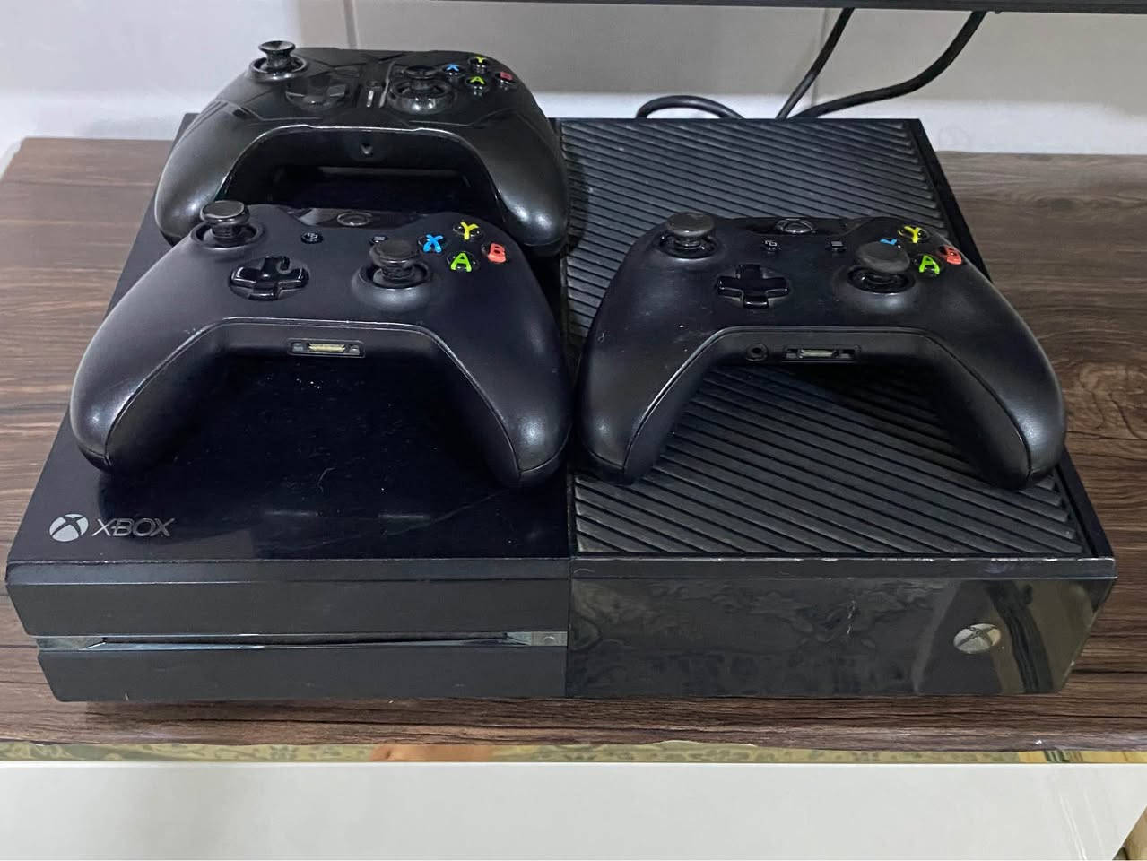 ئەم xboxone fatهەیە بۆ فرۆشتن زۆر پاکوو خاوێنە ٣دەسکی لەگەڵەو دەسکەکانی زۆر مەزبوتو چاکن زۆر بێ کێشەن xboxکە کراوەتەوە تەنها بۆ هاردەکەی زۆر سەریعو خۆش بوە ئەکاونتی لەگەڵ نیە گەر مشتەریت تێل بکە جوابی نامە نادەمەوە ژم*********** سعریشی ١٥٠هەزارە گەر مشتەری نیت تێل مەکە السليمانية, العراق
