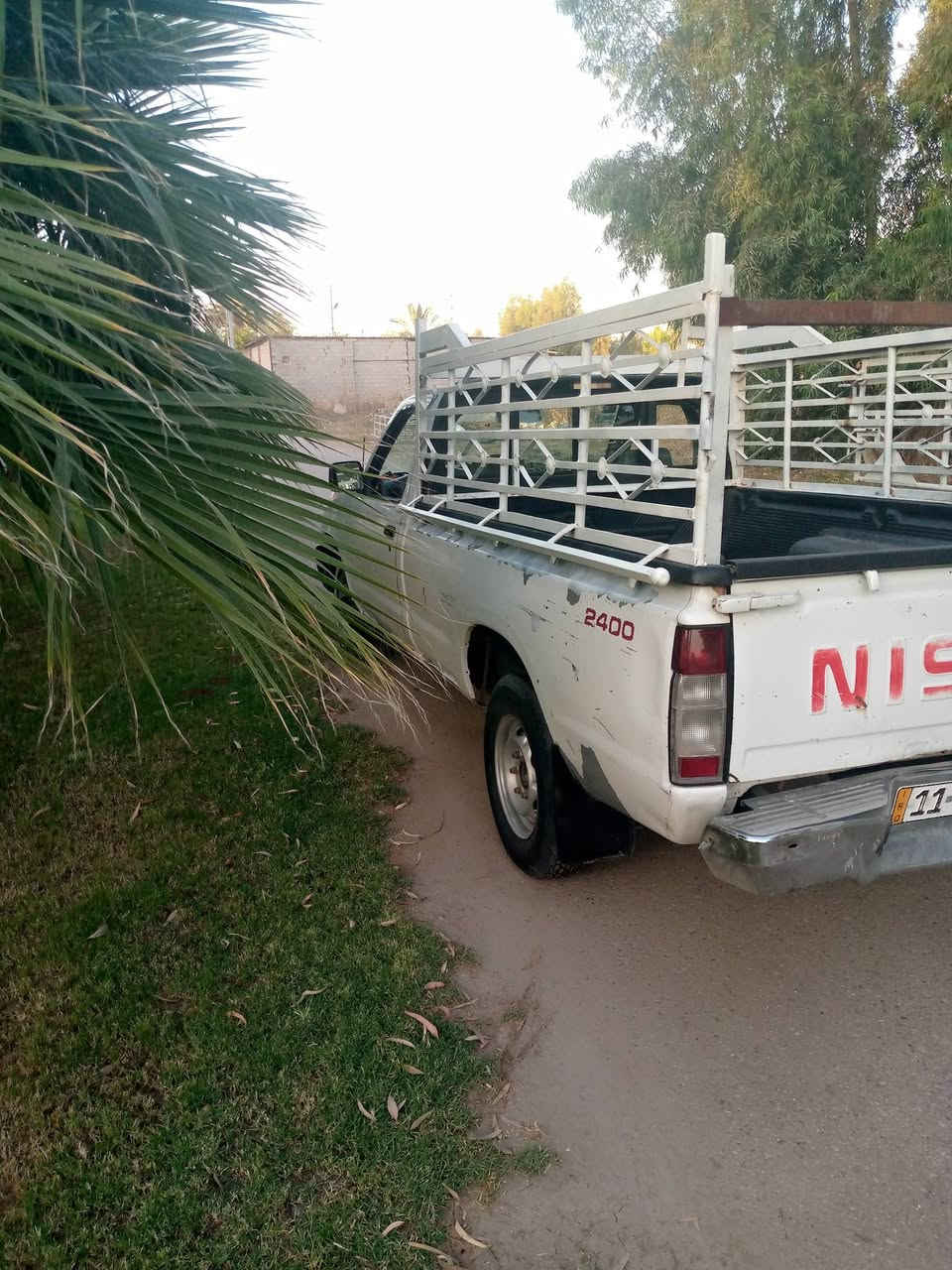 نيسان ٢٠٠٢ • بدون صبغ • رقم بغداد