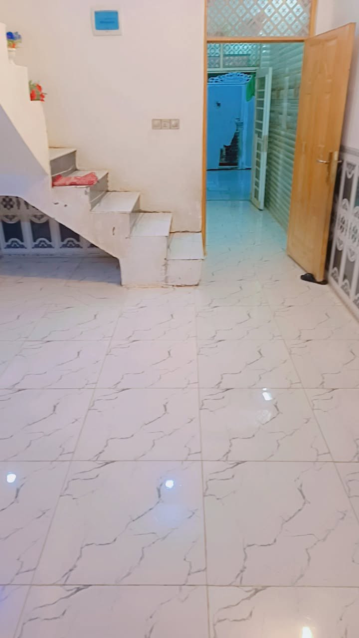بيت للبيع  شارع الصب مقابل قرية الغدير عمود ٣٢١
مساحته ١٤٠ متر 
المزارع شارع ٤٠ 
سعره بالنقدي ٣٨ مليون 
بالقسط ٤٥ مليون مقدما ١٠ مليون و٥٠٠ كل شهر  سقف صب
 رقم صاحب الدار ***********

مكلفه بالنشر
