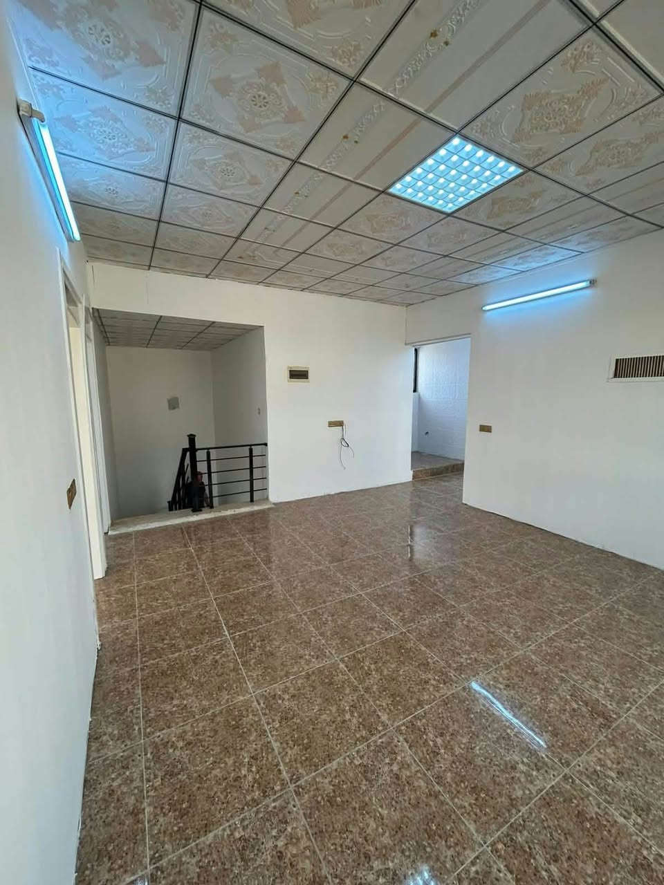 كود اعلان17/50
🔸سند طابو يتسجل بإسم اي عراقي
🔘أربيل-في مجمع مناره 
➖منزل للبيع
〰️كونتر وسبالت ويا منزل
➖مساحة 200m  طابقين 
➖يتكون من 5غرف نوم-استقبال-صاله-مطبخ-مجموعة صحيات-كراج
للتواصل 📞
***********
***********
**************
في حال لم يتوافق العقار مع رغبتكم او لم يكن بقدر امكانيتكم زوروا موقعنا على تلكرام للتصفح على اكثر عدد من العقارات المتوفرة أربيل, العراق
