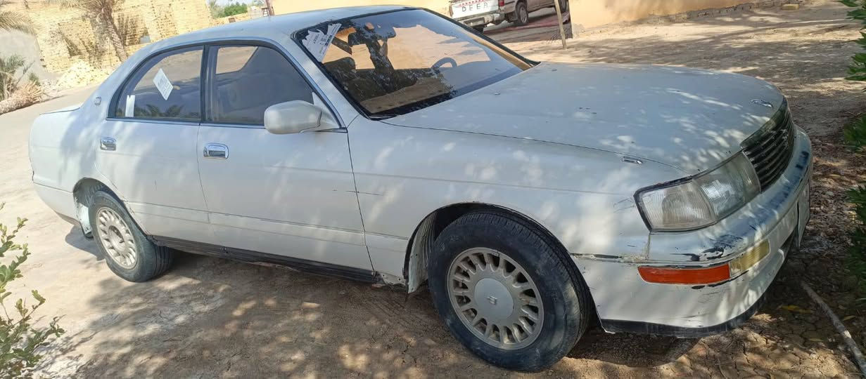 سلام عليكم سياره بطه للبيع بصره خصوصي موديل 1993الون ابيض لؤلؤي سنويه ساقطه 2019 قاصرين  كير ومكينه مكفولات السعر 25 وبيها مجال  للستفسار رقم***********
