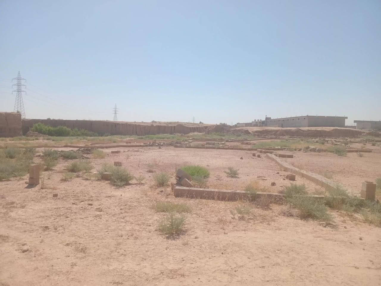 قطعة أرض للبيع في جلولاء قرية سيد جابر مساحة ٢٠٠ متر السعر مناسب 
‎***********

