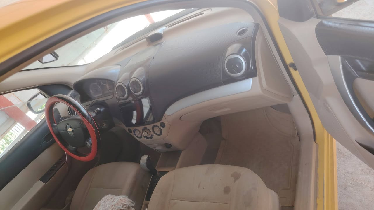 السلام عليكم افيوه مديل ٨.  مصفره هيه وغرامات  بيهه تبديل ٣ قطع بدون دواخل الاستفسار ***********  السعر ٤٥ بيهه مجال بصيط
