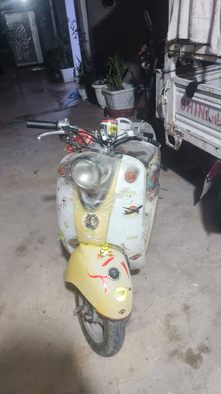 سلام عليكم مطور عبد حليم مطور كامل مكمل شغال اي نقص ما بي سعر 150قفل مستعجل عل بيعتو رقم صاحبه مكلف بل نشر ***********
