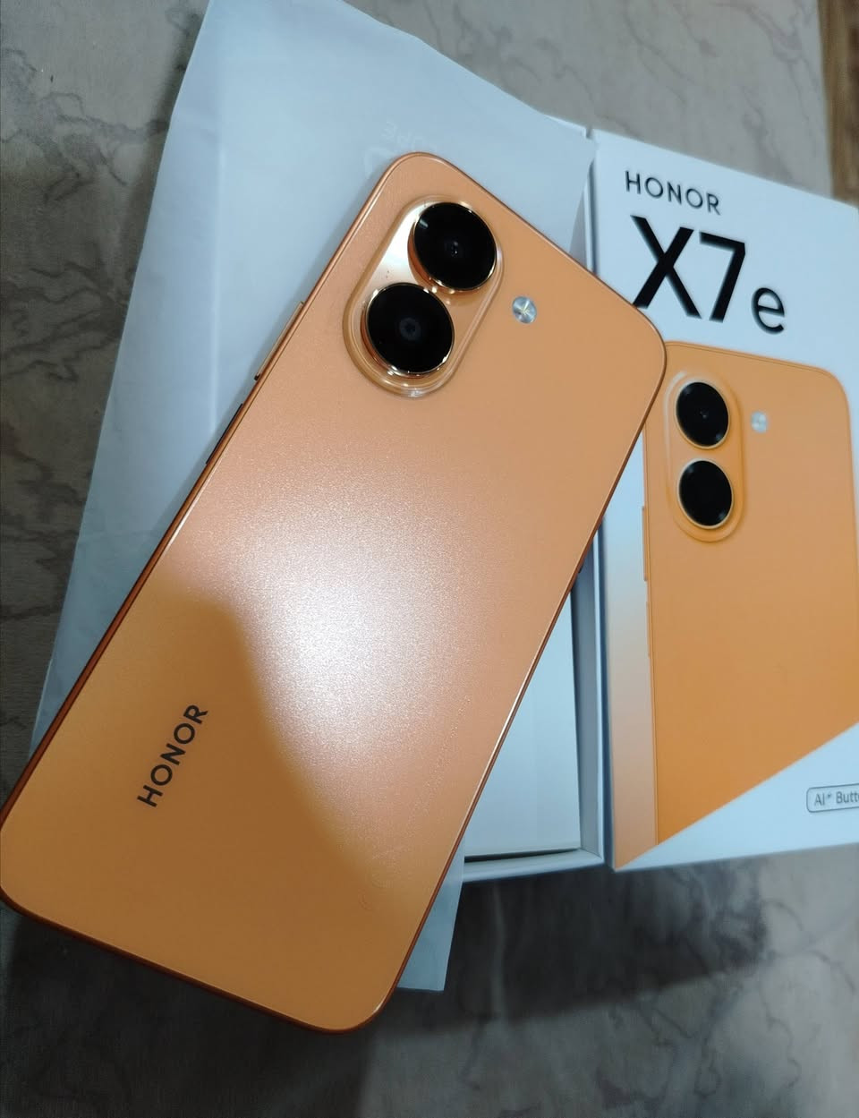 هونر X7e
ذاكرة 128 بطارية عملاقة 7500
الجهاز جديد بعدة بضمان الشركة 
كامل ملحقاته وتاخذ شرط الضمان
السعر 250 العنوان البصرة المشراك
