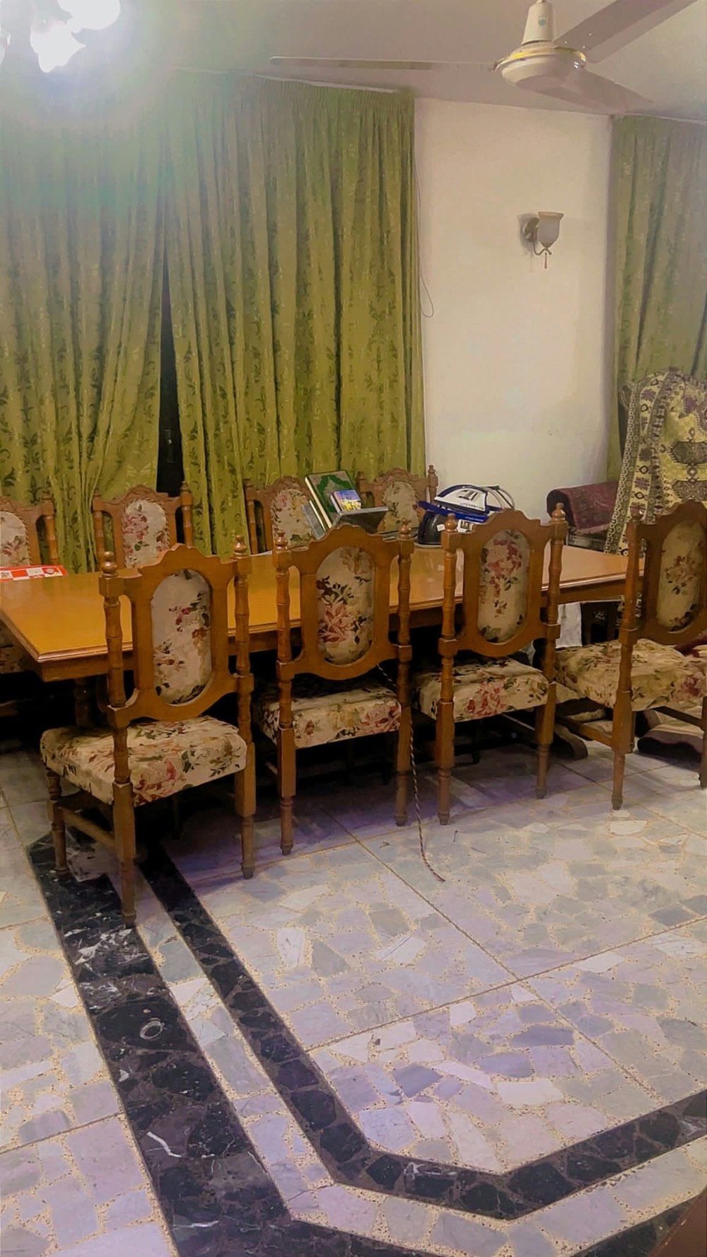 ميز طعام • صاج • ٨ كراسي