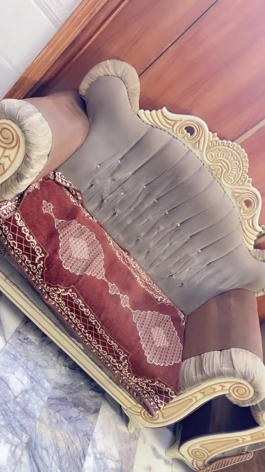 السلام عليكم تخم 10 مقاعد 200قفله مكان شعله ‭771 869 1211‬
