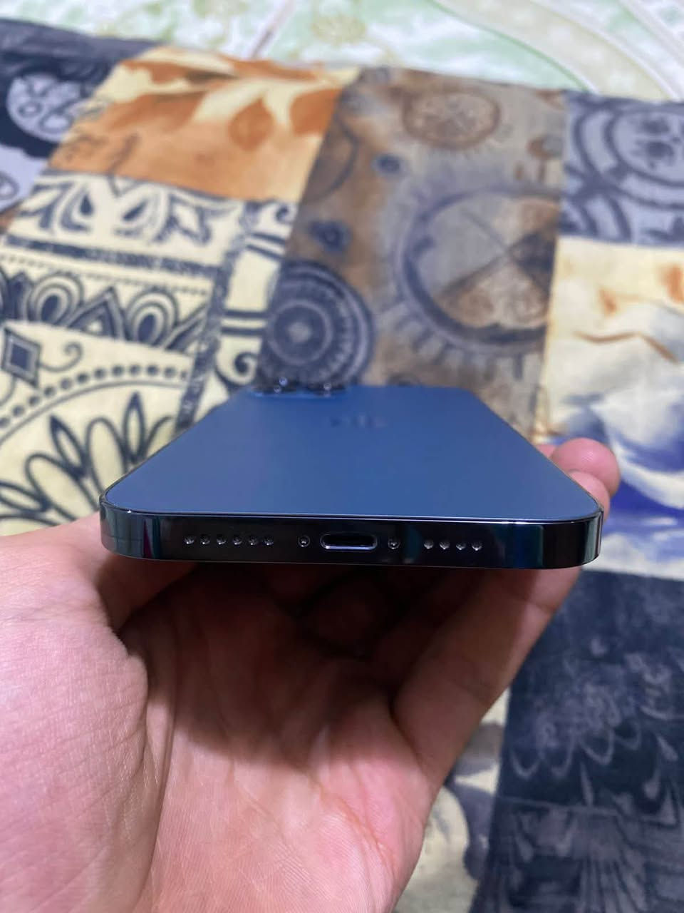 آيفون12 برو فقط
الذاكره128
البطاريه76 بلاديه.  
جهاز عربي شرق اوسط نموذج m
النضافه 99% الموبايل مال بيت نظيف كلش
جهاز وتر بروف مكفول كفاله عامه
المكان بغداد شعب 
الرقم ***********
السعر400 وبي مجال
