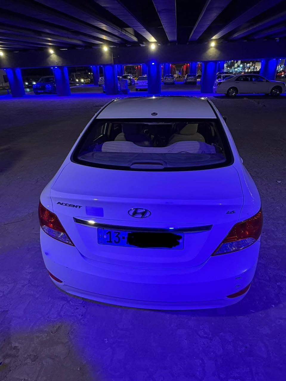اكسنت 2015 خليجي
محرك 1600 دوش دبل قطرة محرك وكير مكفولات
شاشة وكامرة
فتحة سقف ايكو
تبريد ثلج 
تحكمات ستيرن و مري 
ماشية 120 
سنوية لل29 تحويلك ثاني يوم 
السيارة فول بيهه بارد بالجاملغ الخلفي وتصليح بالدوسه
السيارة مكانهة عمارة 
رايدينهة ب105 و بيهة مجال للطيبين

*********** رقم صاحب السيارة
