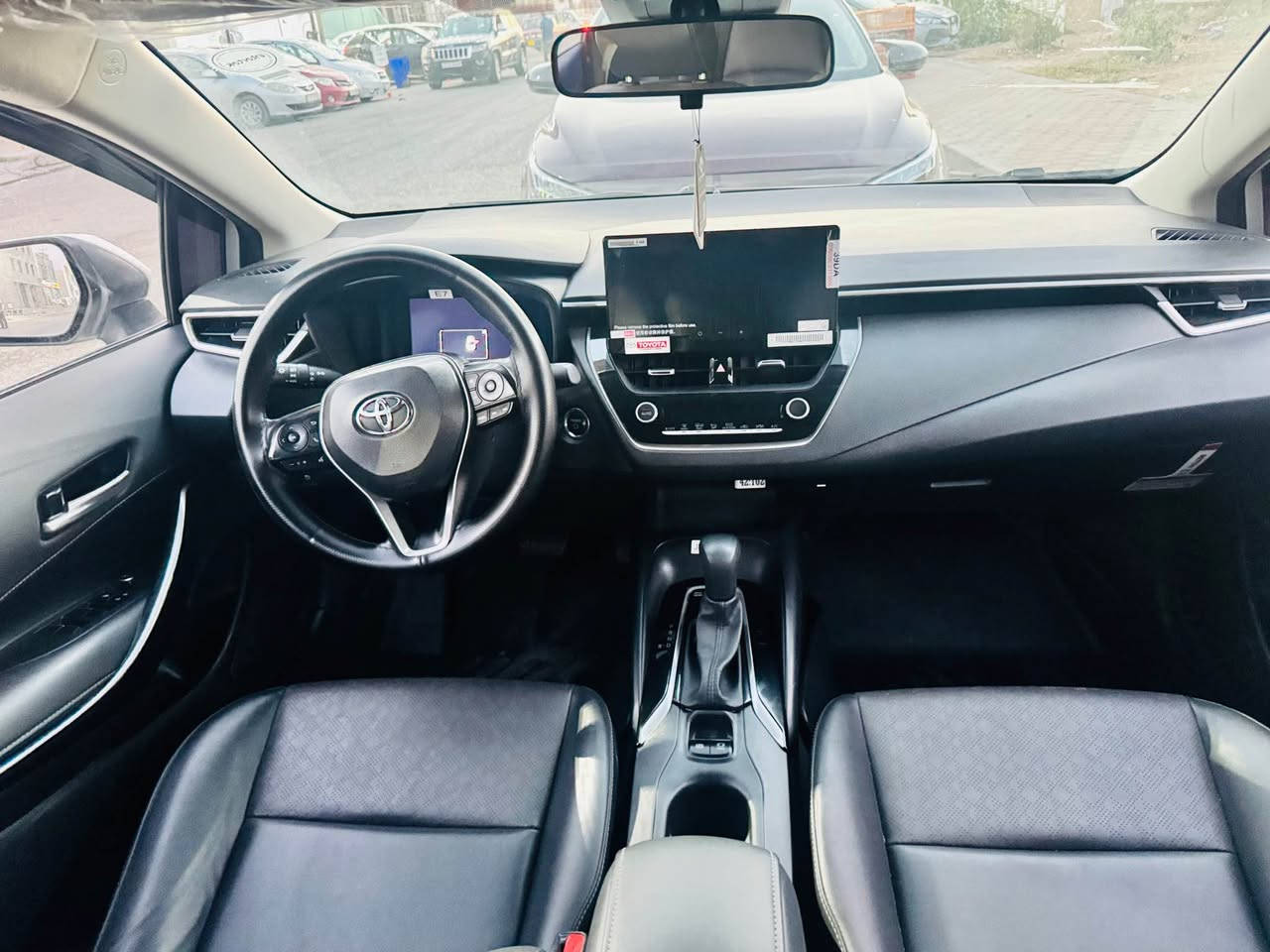 Corolla2025hev Full  clena 
کلین فول ماسەفات سحر167وەرەقەزۆرکەم مجال
30هەزار کیلۆ متەر رۆیشتوە لەسفری لاخۆمانە
رقم تلفون :***********/*********** أربيل, العراق
