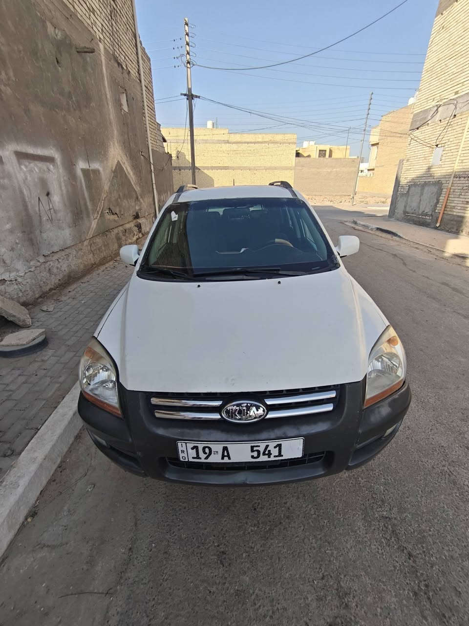 السلام عليكم كيا سبورتج موديل 2008 وارد امريكي باسمي رقم كربلاء ضررها  الأمريكي الجاملغ الأيمن والسيارة مصبوغة عام جمالية سيارة جاهزة حدادية گير مكينة 6 سلندر 2700 فقط نقص تبريد رقم مميز 541 أ كربلاء 
مكاني كربلاء السعر 78 وبيها مجال قليل 
للتواصل ***********
