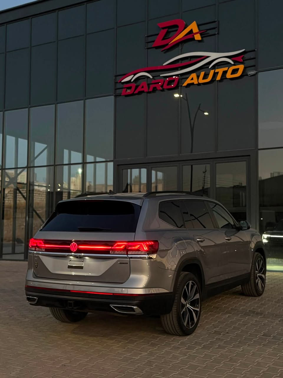 Volkswagen Atlas SE 
حجم المحرك 4 سلندر 2000 تيربو
عداد المسافة : 26 الف فقط
ضرر :   بنيد صبغ  فقط بدون دواخل لغد شاصي سليم شرط فحس 
‎دعامیە و رادیترات و بجم کلة بلادي

‎بصمة تشغيل
‎بصمة أبواب
‎تشغيل عن بعد (Remote Start)
صندوق شفط كهربائي
ده بل اكسل نيضام 4MOTION
‎رادار أمامي (تحديد مسار)
‎رادار جانبي (نقاط عمياء)
‎رادار خلفي (تحذير من الاصطدام)
كاميرات محيطية 360
‎تحكم وضعيات القيادة Drive Modes 

‎تبريد مركزي لمس
‎كشنات ميموري، خزن
كشنات جلد+كشنات هيتر كشنات كهرباء

‎كشنات خلفي هيتر
‎هاند بريك بصمة
Android Auto 
Apple Car Play 
‎مانع انزلاق+ABS
شحن موبايل واير ليس جارج
‎شاشة كبيرة لمس
‎حساسات خلفية+ كاميرا 
‎تحكمات استيرن
‎اوتو ستارت Auto start 
‎اوتو ستوب Auto Stop 
‎وبقية المواصفات المعروفة
‎‏‎ 
‎مکان سیارة  سليماني 📍
‎‏‎سیارة بدون رقم تترقم شمالي اربيل سليماني دهوك
‎‏‎‏‎للاتصال والاستفسار
***********
