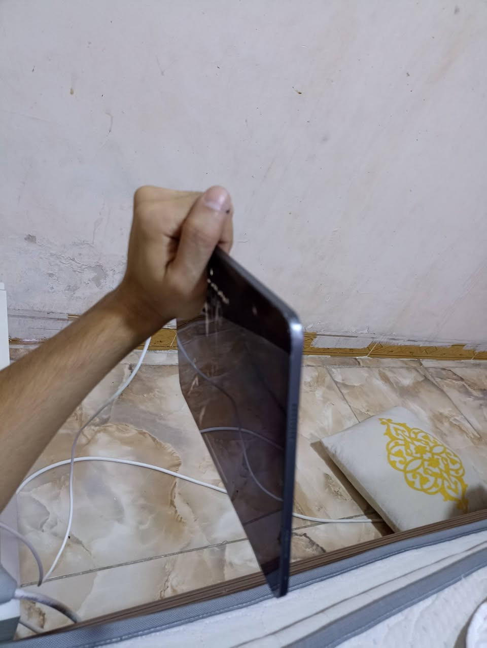 ايباد ١١ برو M1 • نضيف • شاصي مخدوش